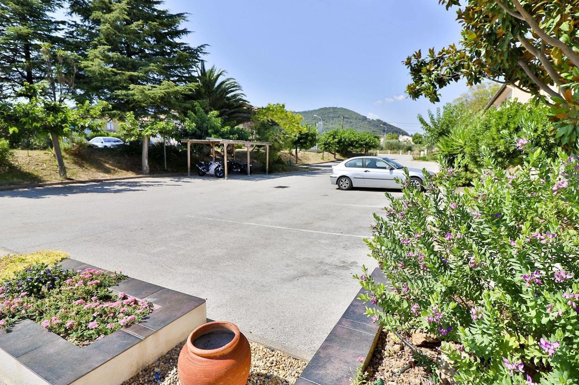 Hotel Le Coudon La Farlède Εξωτερικό φωτογραφία